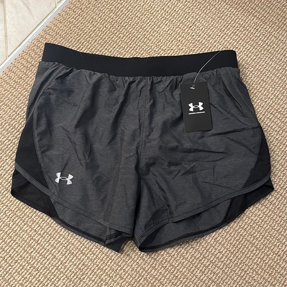 Under Armour Pants - 𝅺NWT Women’s Under Armour Running Shorts